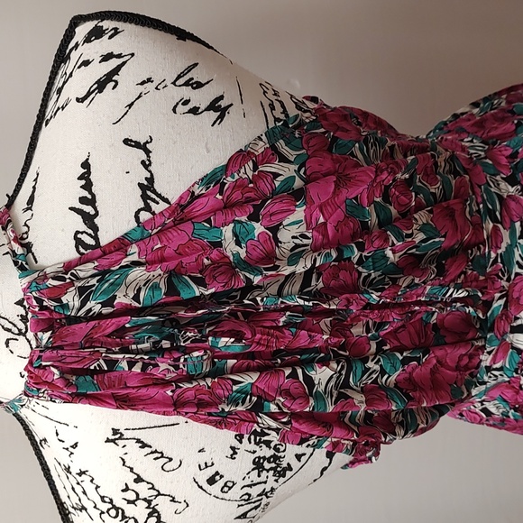 Ditsy Floral Halter Ruffles Above Knee Dress - Picture 5 of 5